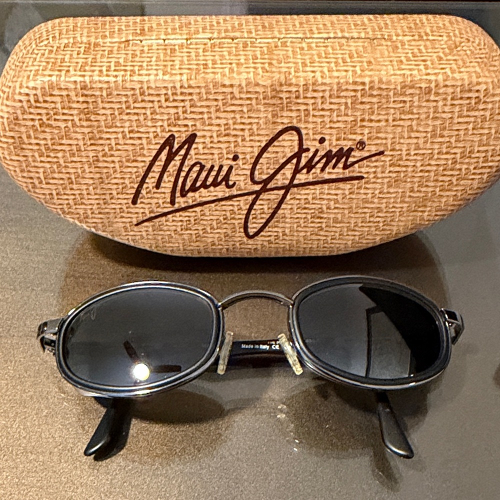 Maui Jim Classic Black Oval Sunglasses